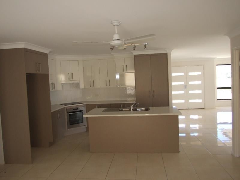 8 Benrhys Court, Rockyview QLD 4701
